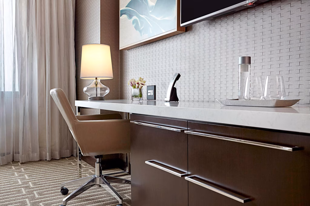 mspjw-guestroom-0049-hor-clsc